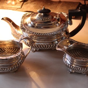 Antique English Silver 3pc Tea Service £895