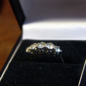 Vintage 18 Carat Gold & Platinum Set Ring 