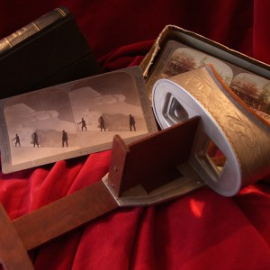 Edwardian ‘Underwood & Underwood’ Stereoscope with two sets of Original Slides