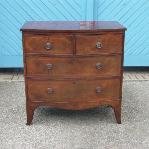 Georgian Mahogany Bow Fronted Chest of Small Proportions 